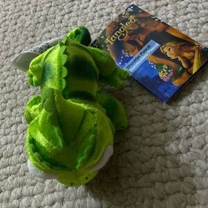 Disney Tangled shoulder Pascal with magnet